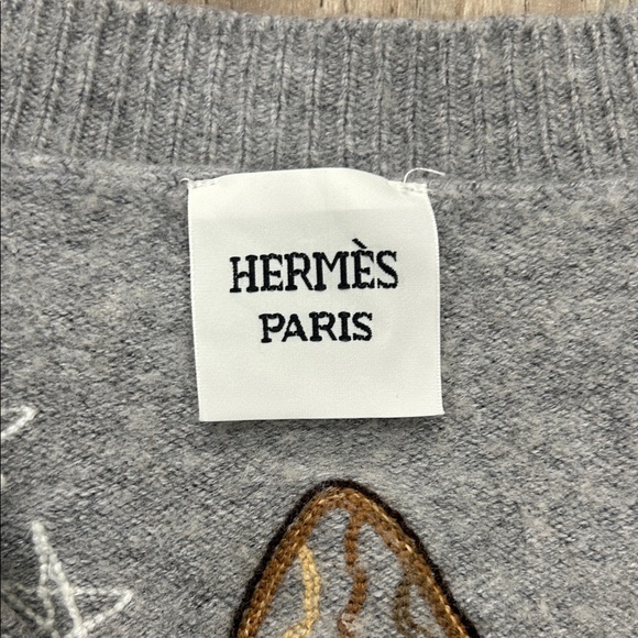Authentic Hermes Gray Sweater with Brown and Gold Accents - Picture 2 of 10